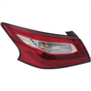 Tail Light pentru 2015 Nissan Altima